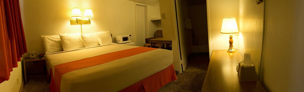 Capitol Inn & Suites - photo 22