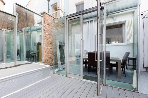 Stunning flat in Notting Hill with roof top — 4-Star Luxury Hotel in London, United Kingdom