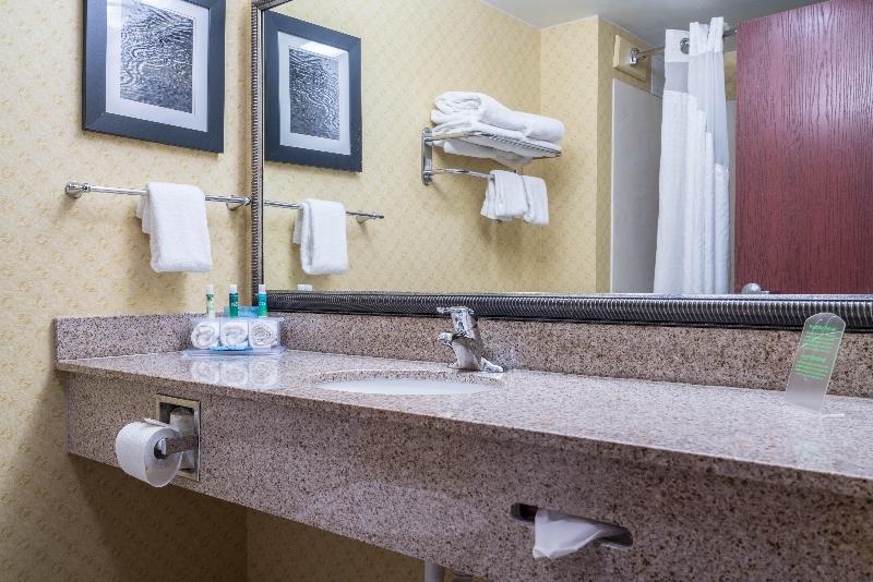 Holiday Inn Express & Suites Roanoke Rapids SE by IHG - photo 20