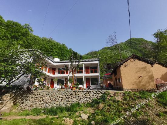 Luanchuan Youran Mountain Residence in Luanchuan Chengguanzhen, People's Republic of China