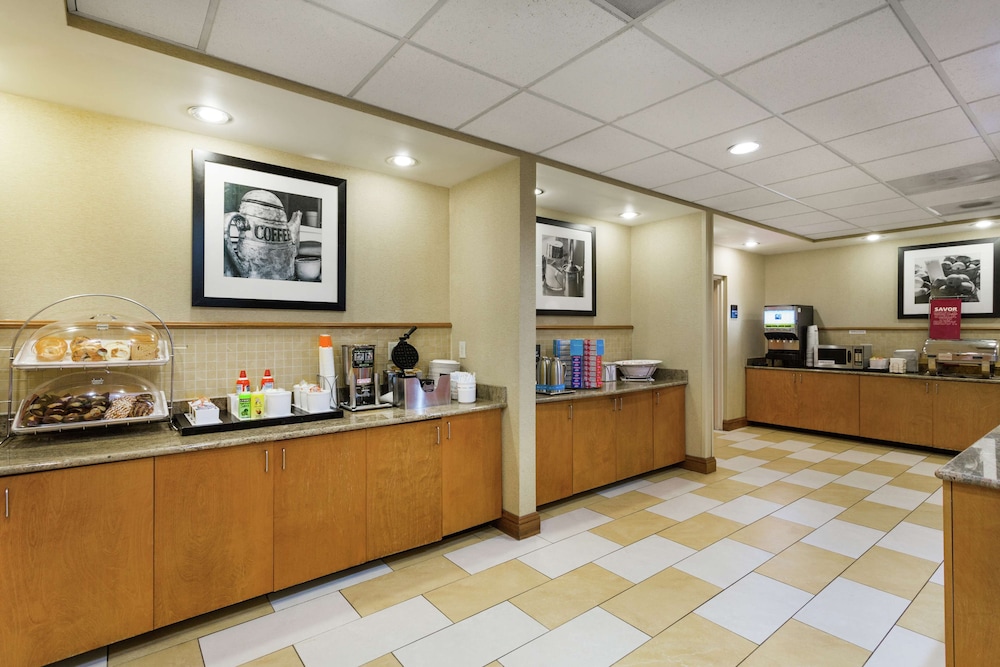 Hampton Inn Petersburg Southpark Mall - photo 19