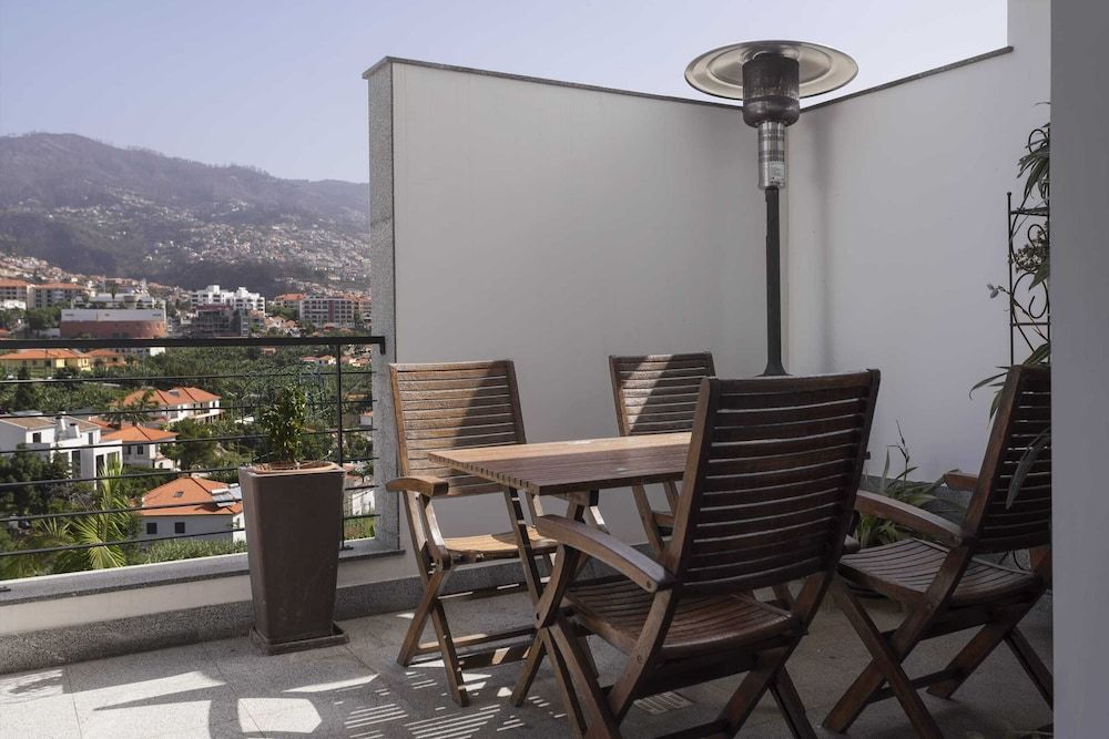 Virtudes I by Travel to Madeira — 4-Star Luxury Hotel in Funchal, Portugal