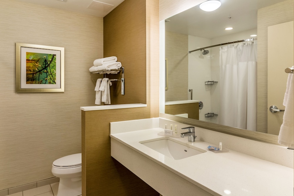 Fairfield Inn & Suites by Marriott Butte - photo 18