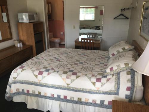 Belaire Motel - photo 23