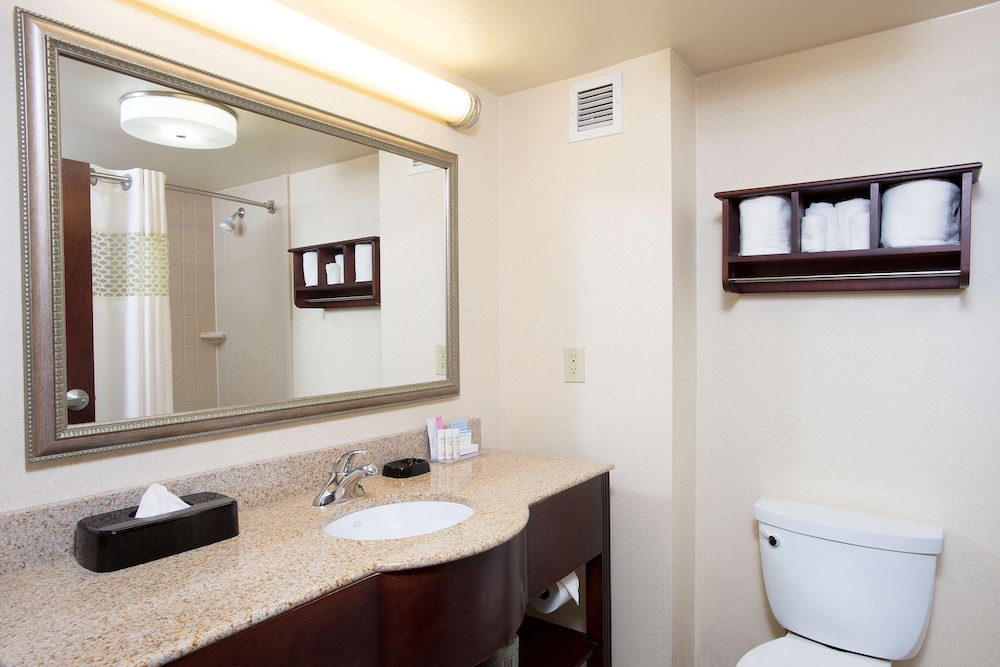 Hampton Inn & Suites Cincinnati Union Center - photo 35