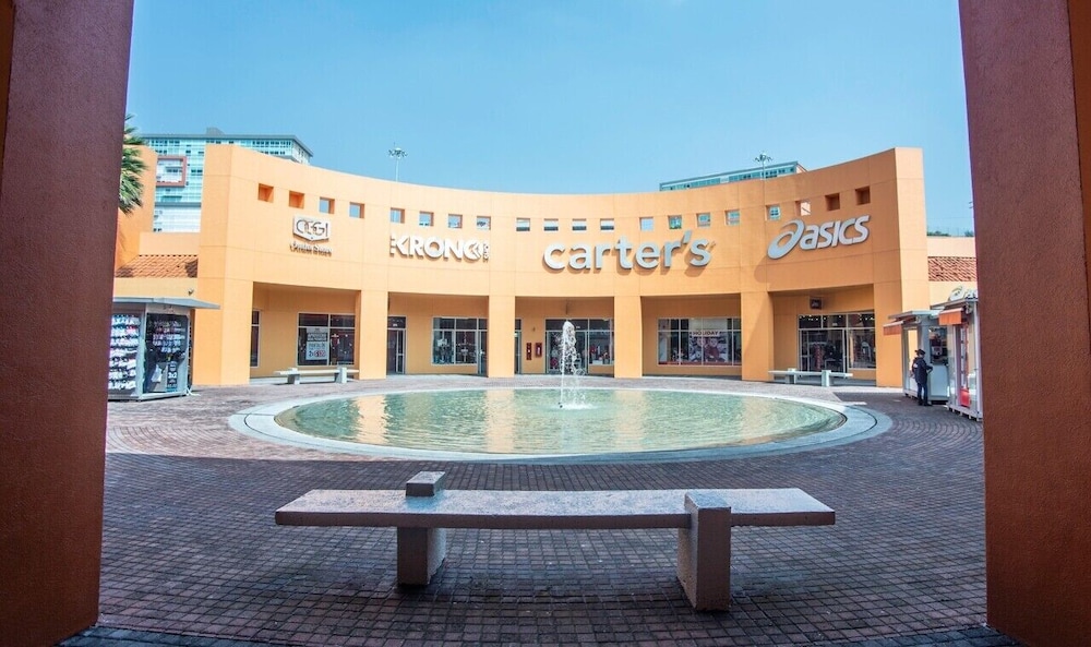 Shopping mall