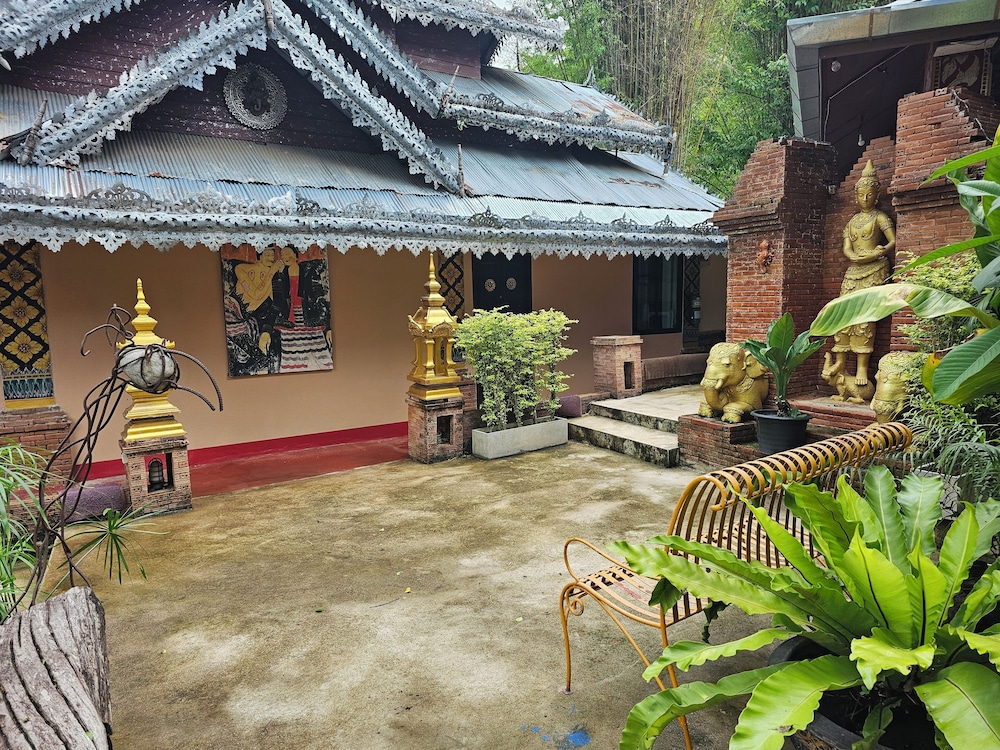 Phu Jaya Floresta Resort in Hang Dong, Thailand