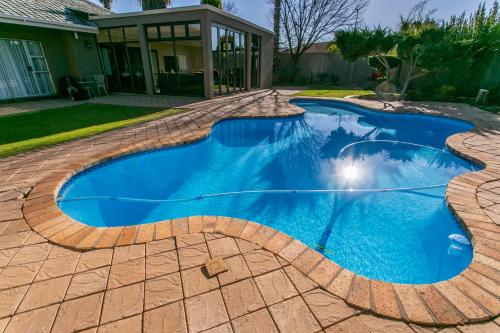 Royl Court Guesthouse — 4-Star Luxury Hotel in Kimberley, South Africa