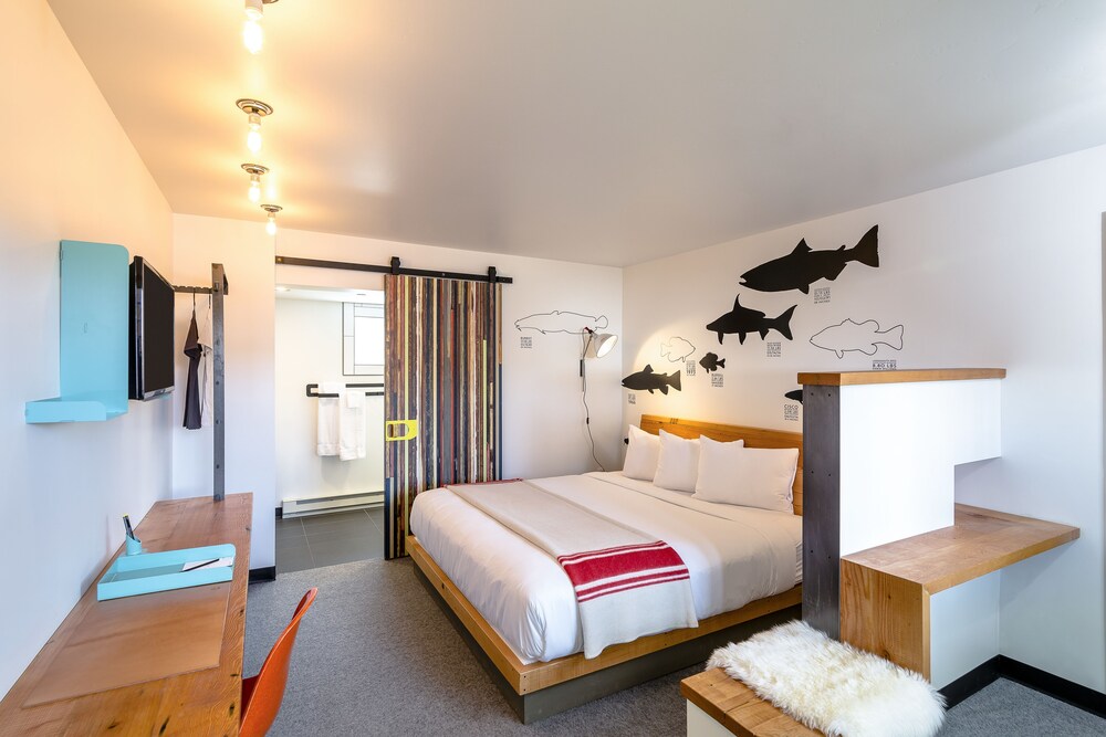 The Lark Bozeman - photo 8