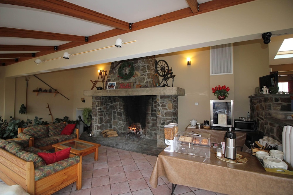 Heidi's Inn - photo 55