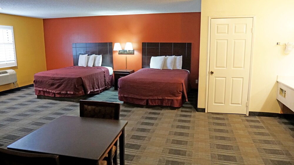 Travel Plaza Inn - photo 6