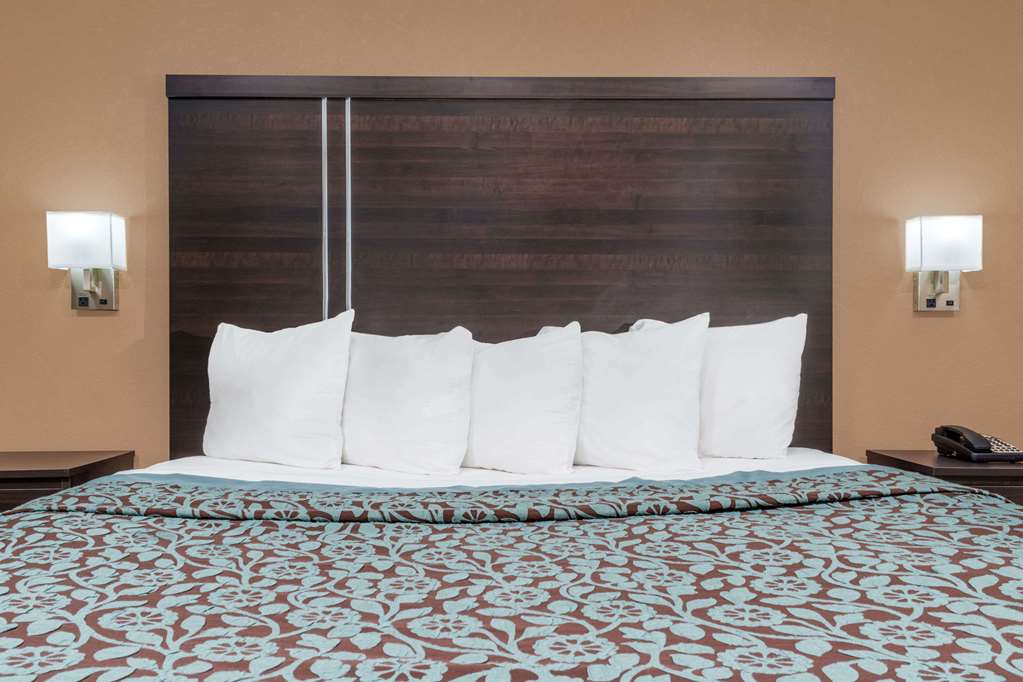 Days Inn by Wyndham Maumee Toledo - photo 8