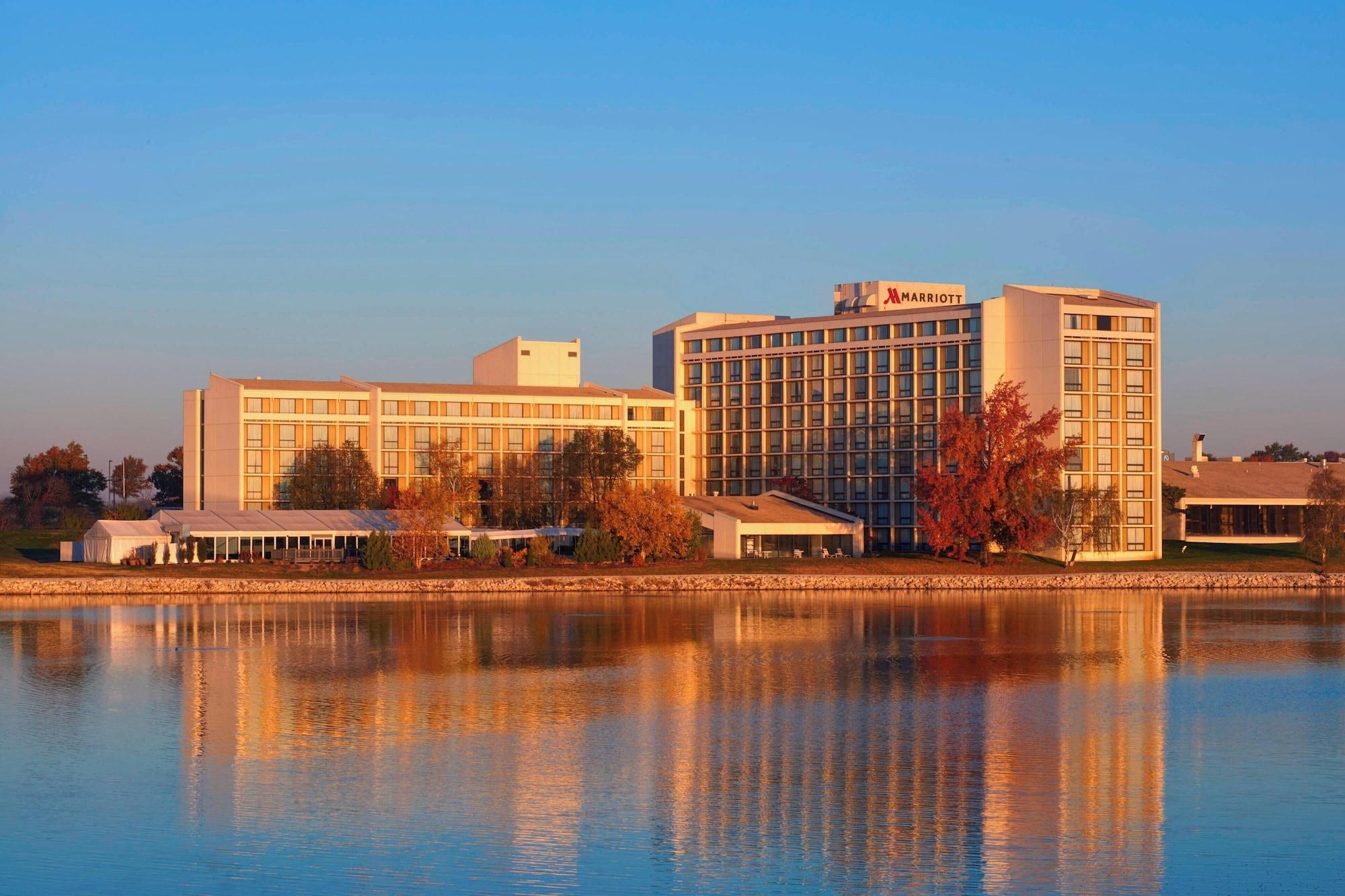 Kansas City Airport Marriott - photo 6