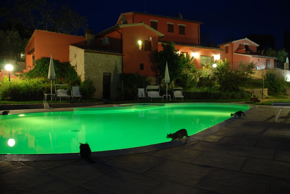 Tenuta San Savino delle Rocchette — 4-Star Luxury Hotel in Otricoli, Italy