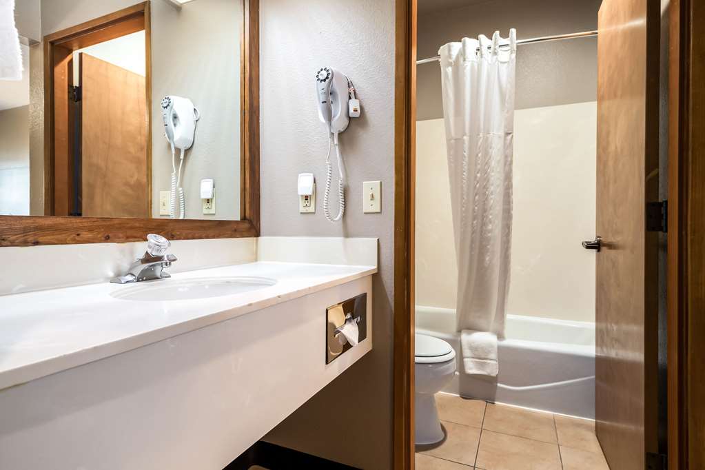 Quality Inn & Suites Bainbridge Island - photo 32