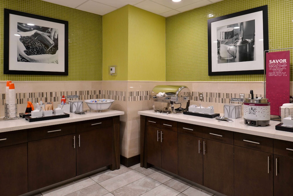 Hampton Inn & Suites Dallas Market Center - photo 56
