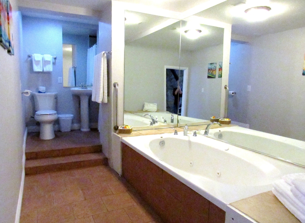 The Sky View Inn - photo 43