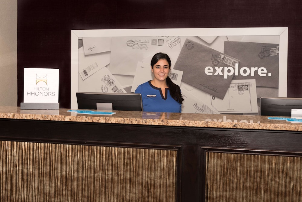 Hampton Inn East Windsor - photo 2