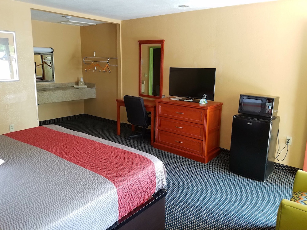 Holiday Terrace Motel - photo 9