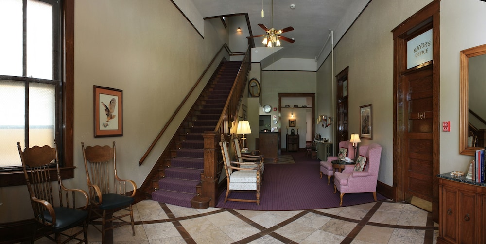 Town Hall Inn — Lead — photo 3