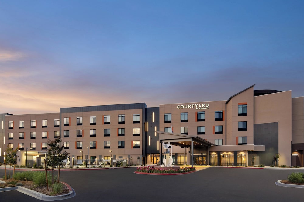 Courtyard by Marriott Petaluma Sonoma County — hotel in Petaluma