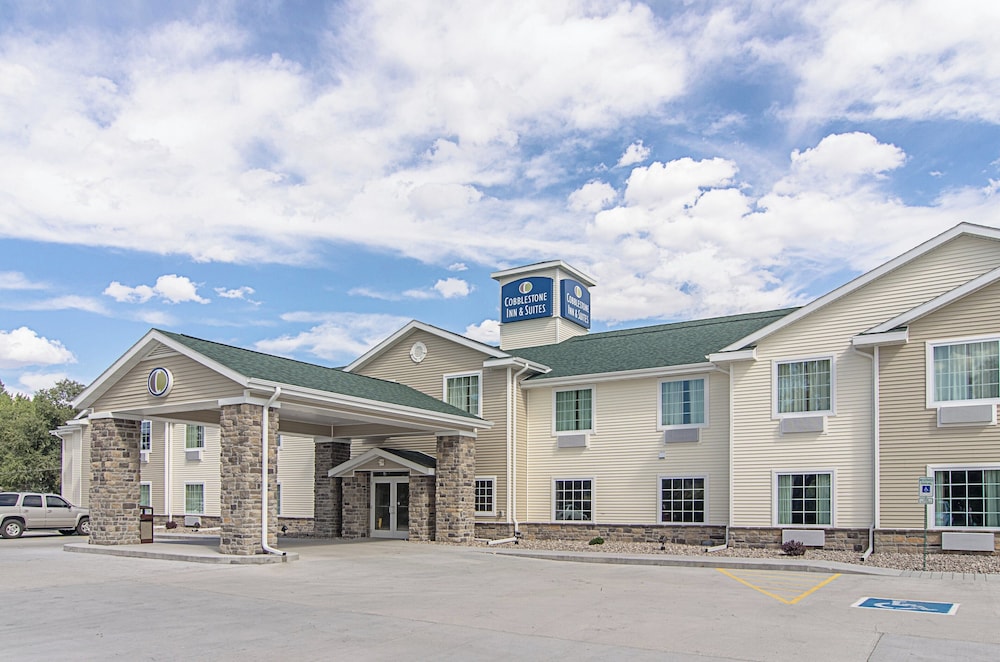 Cobblestone Inn & Suites Guernsey pet-friendly hotel Guernsey