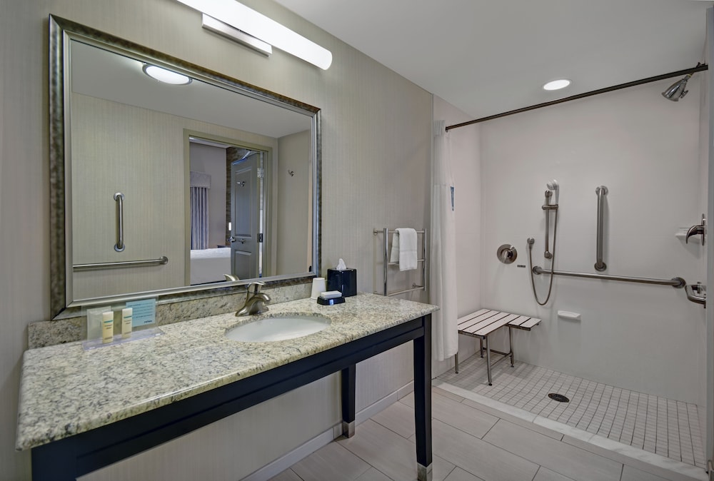 Hampton Inn & Suites Robbinsville - photo 29
