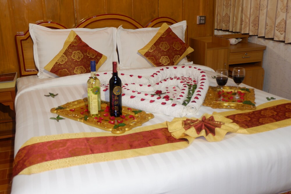 Nan Htike Yadanar Hotel — Monywa — photo 3