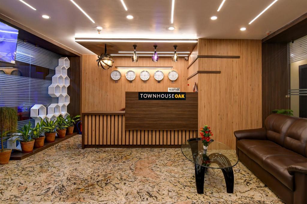 Townhouse OAK Bulbuli Neer — 4-Star Luxury Hotel in Kolkata, India