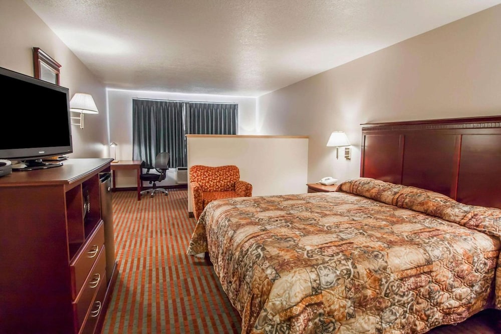 Bridgeway Inn & Suites Sublimity - photo 22
