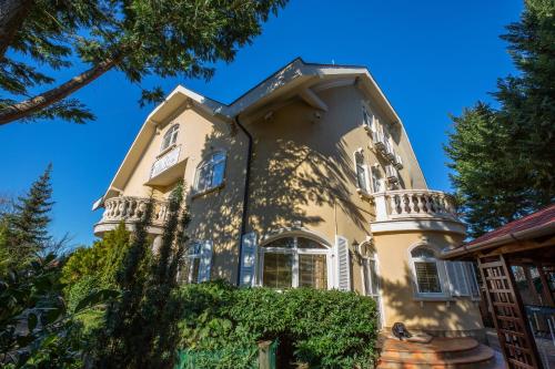 Villa Rosa — 4-Star Luxury Hotel in Hajduszoboszlo, Hungary