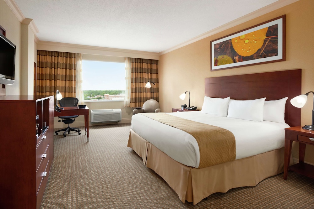 DoubleTree by Hilton Hotel Dallas Love Field - photo 12