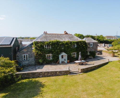 Farm Cottage — 4-Star Luxury Hotel in Plymouth, United Kingdom