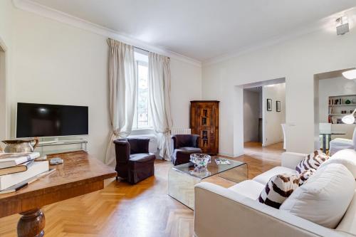 Pantheon Exclusive House — 4-Star Luxury Hotel in Rome, Italy