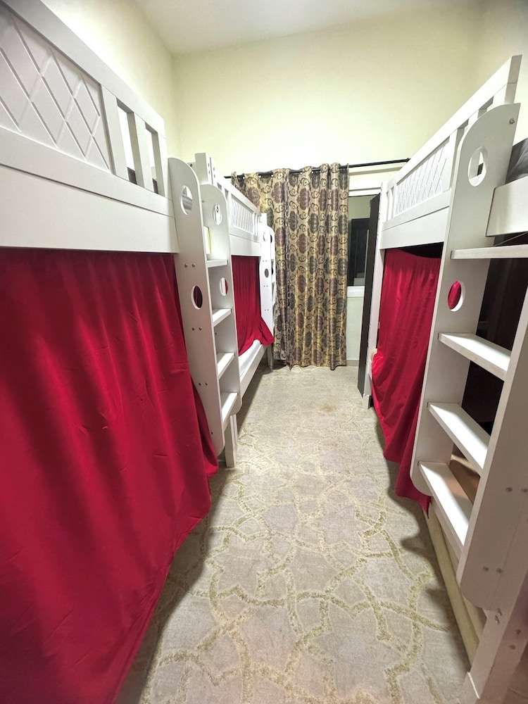 Hello Hostel — 5-Star Luxury Hotel in Dubai, United Arab Emirates