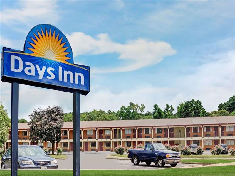 Days Inn By Wyndham Newport News — Newport News