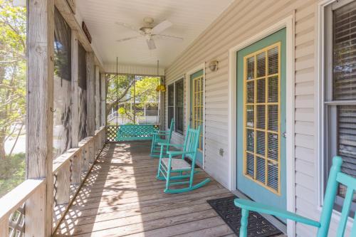 Fuller Breeze in Saint Simons Island, United States