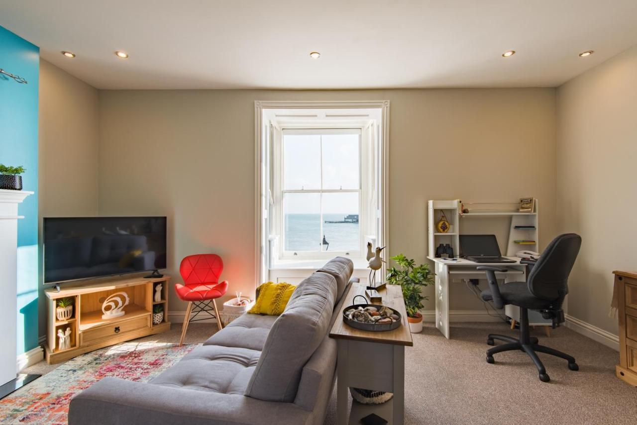 Pier View beautiful sea view apartment in Deal — 4-Star Luxury Hotel in Deal, United Kingdom