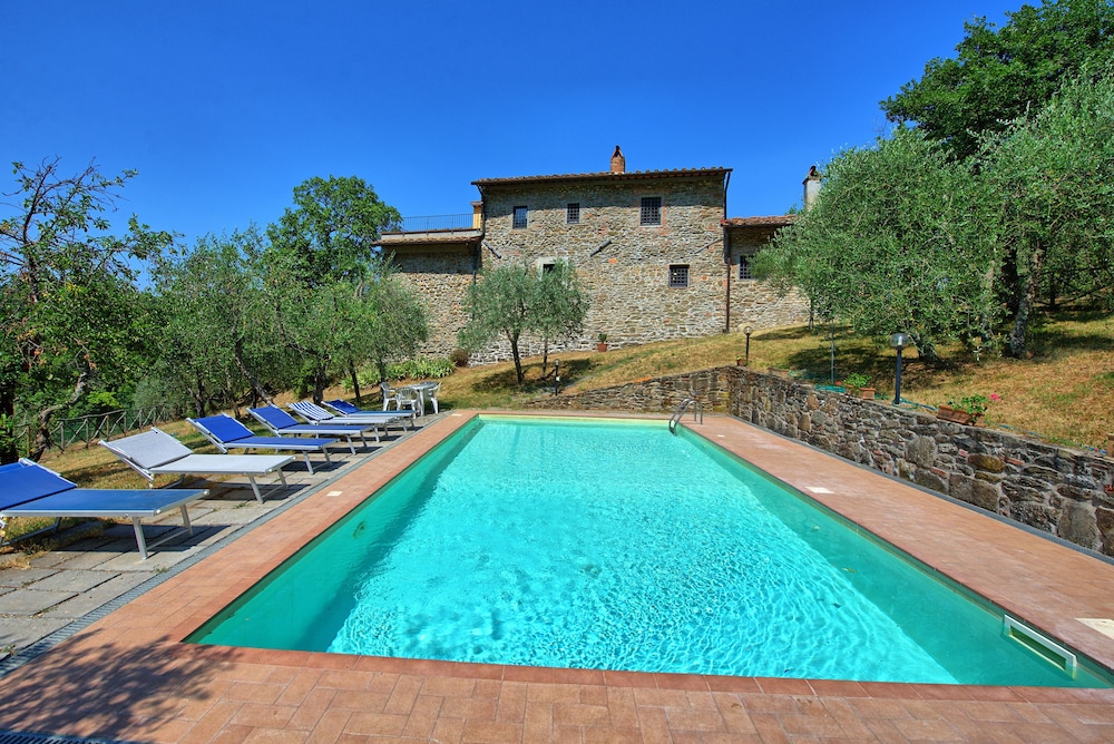 Poggio Conca — 4-Star Luxury Hotel in Greve In Chianti, Italy
