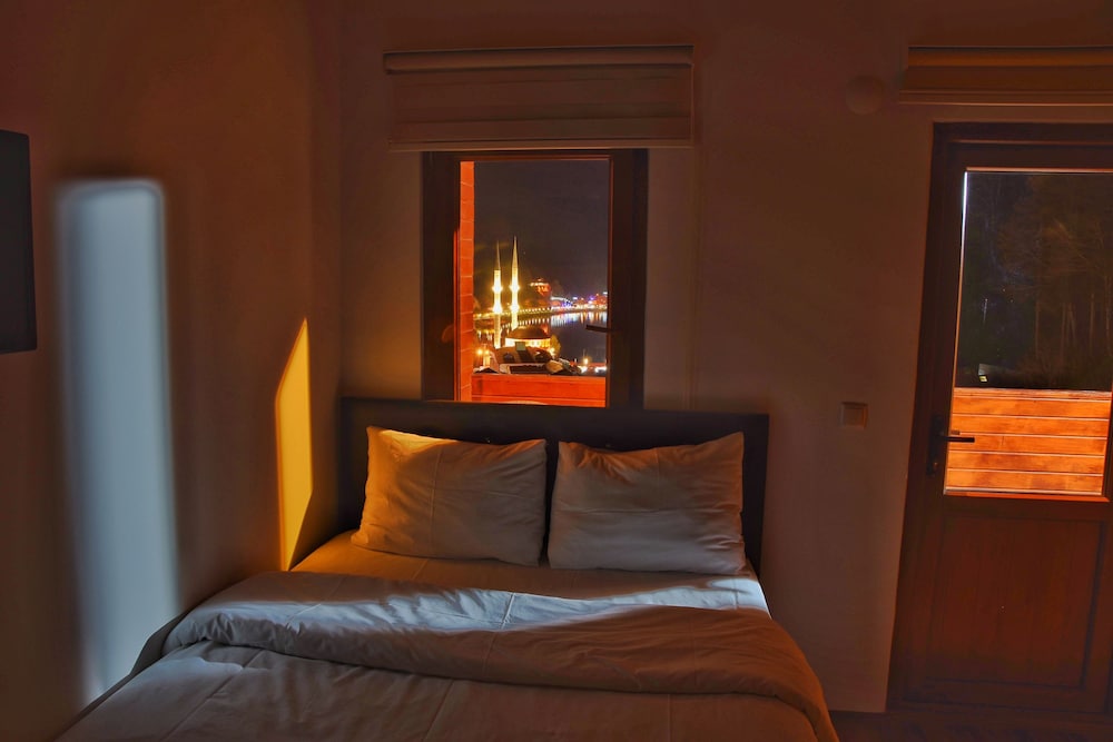 Tellioglu & Mericoglu Suite Hotel in Caykara, Turkey