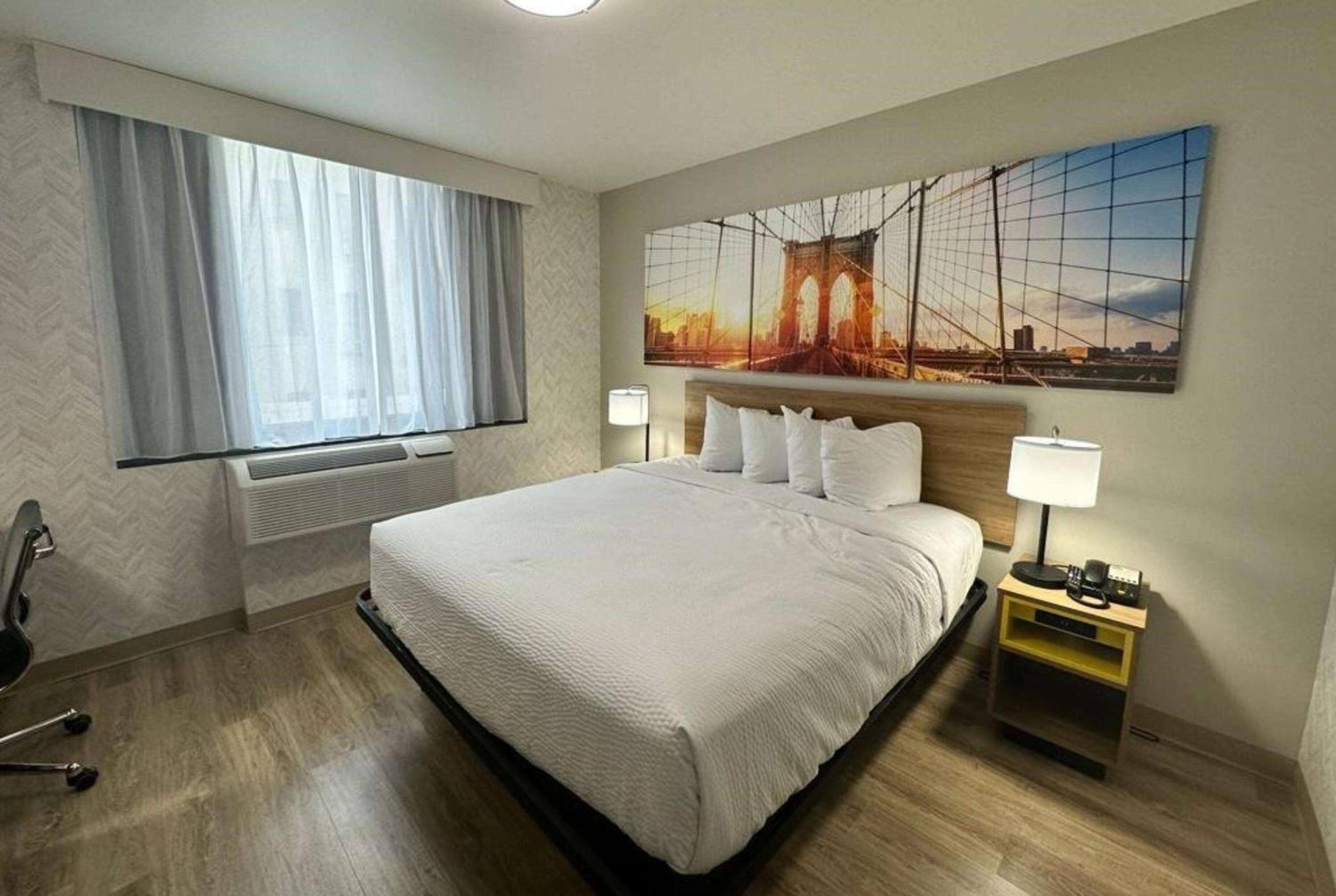 Days Inn by Wyndham Brooklyn Eastern Parkway - photo 7