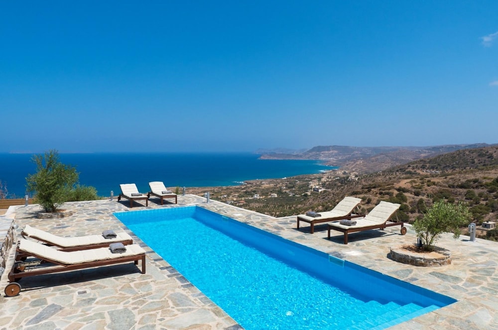 Villa Isidora Stunning Stylish 3 bedroom Villa — 4-Star Luxury Hotel in Sitia, Greece