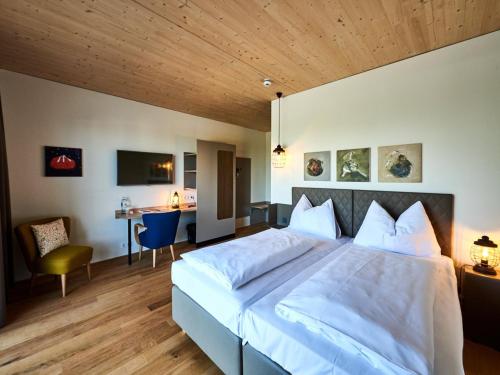 Hotel Katamaran - carbon neutral hotel in Rust