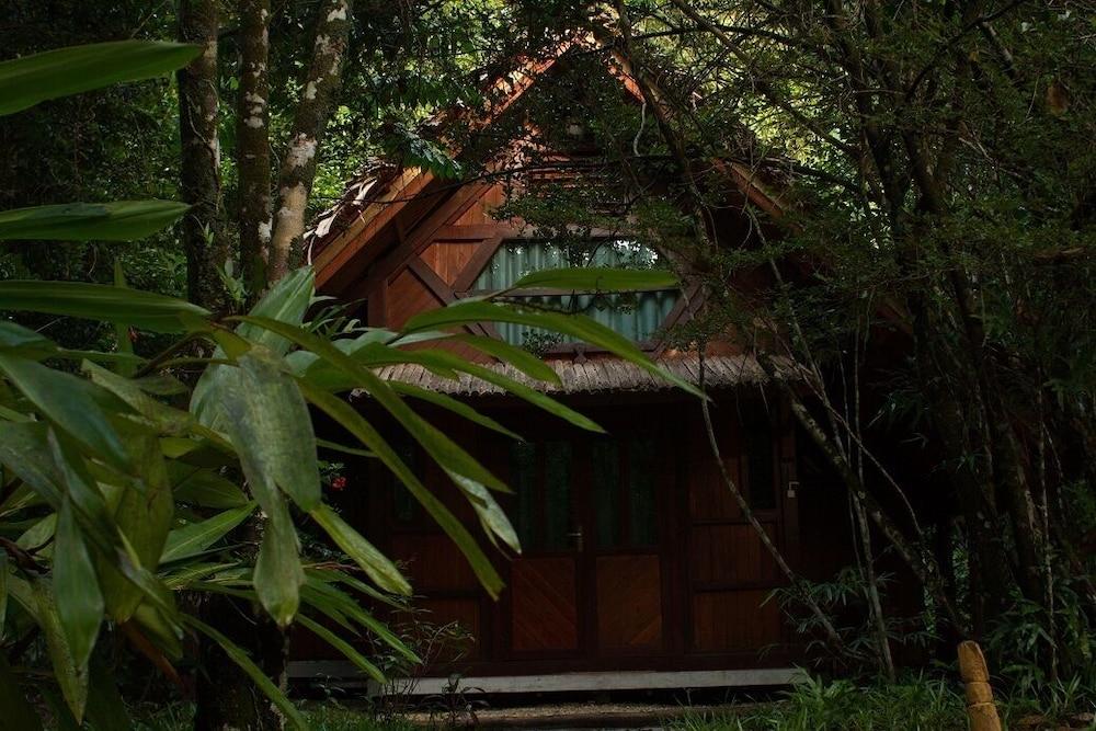 Les Acacias Bungalows Manambato — Vohibinany