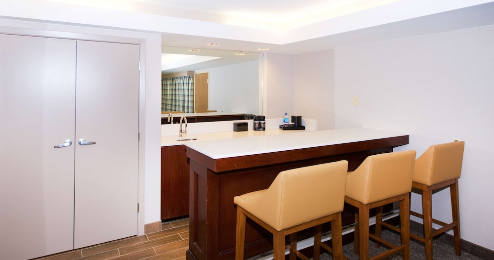 Embassy Suites by Hilton Seattle North Lynnwood - photo 21