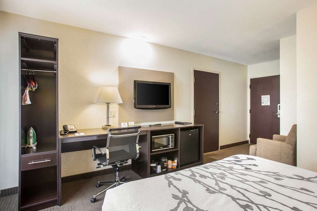 Quality Inn Kansas City International Airport - photo 11