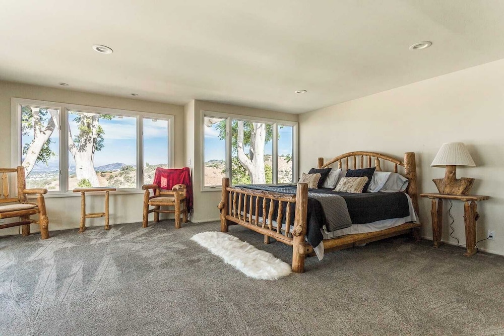 Oak Hills by Avantstay Panoramic View Pool Spa - photo 10