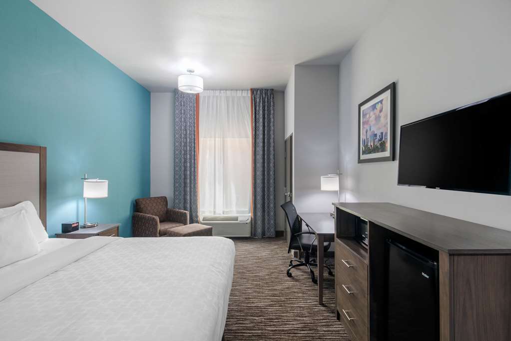 Clarion Inn & Suites DFW North - photo 13