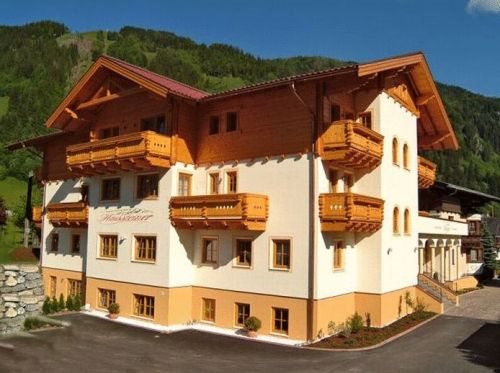 Landhaus & Appartementhaus Haussteiner — 4-Star Luxury Hotel in Dorfgastein, Austria