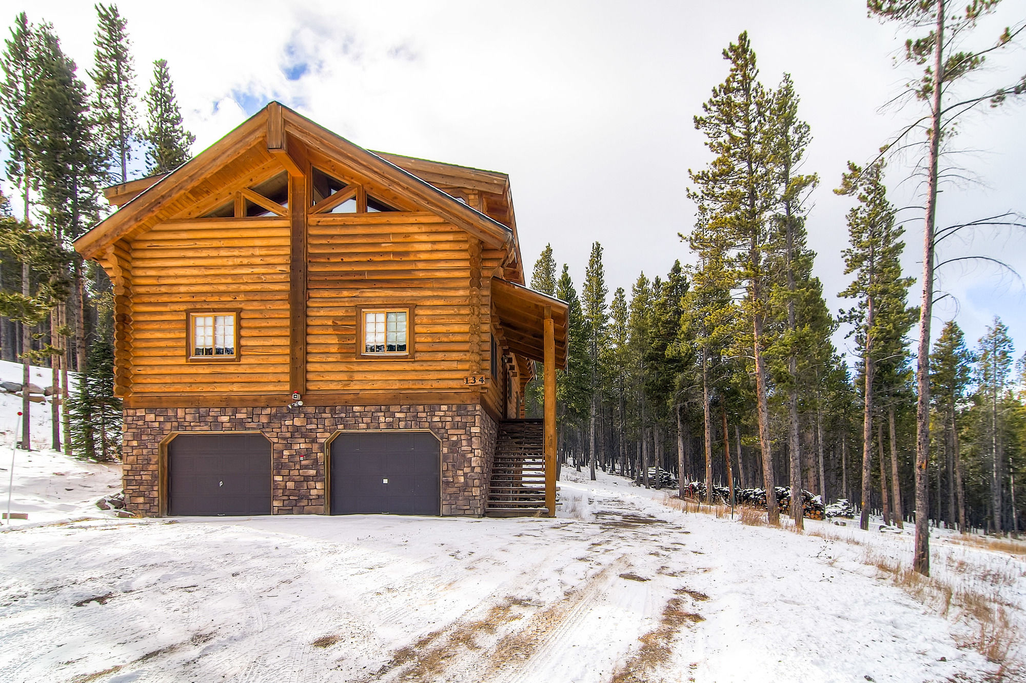 Snowshoe Retreat Boreas Pass by Pinnacle Lodging